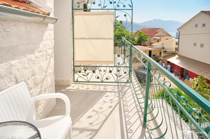 Duplex One-Bedroom Apartment in Baosici – 20m from the Sea with Terraces